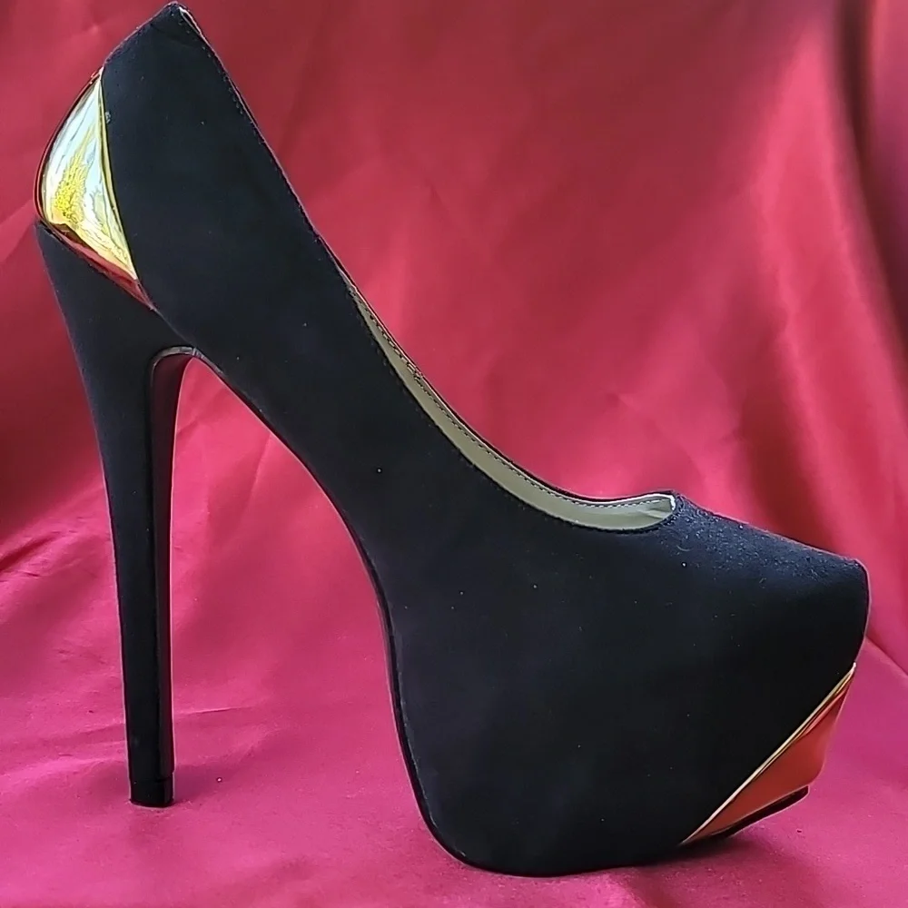 CHARLOTTE RUSSE sz9 suede platform stiletto with gold accents